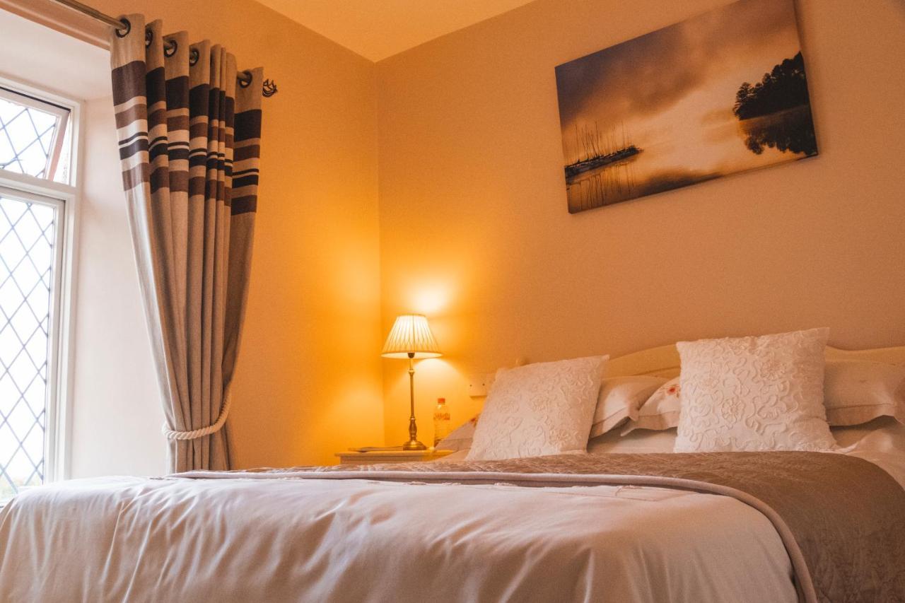 The Village Inn Bohola Экстерьер фото