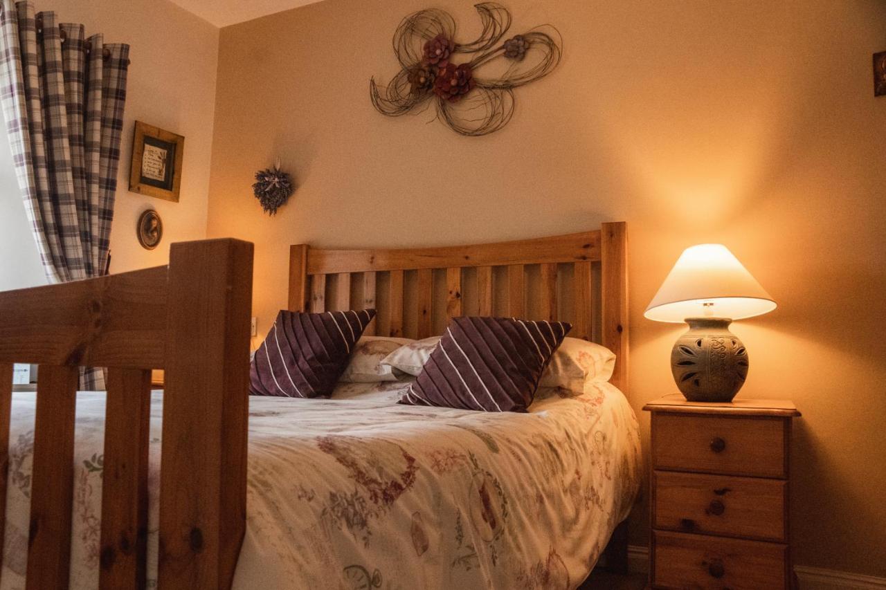 The Village Inn Bohola Экстерьер фото